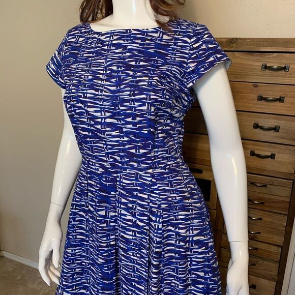 FELICITY & COCO Blue White & Black Classy Mini Dress Size medium - Picture 2 of 15